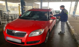 Un moldovean a încercat să traverseze frontiera cu România cu o mașină cu plăcuțe de înmatriculare false